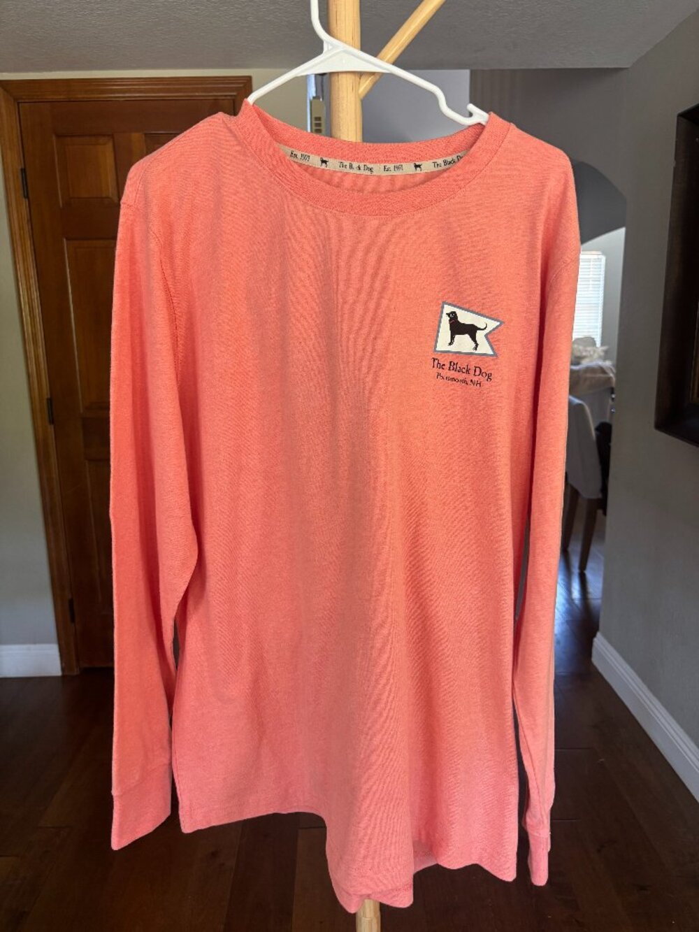 The Black Dog Long Sleeve Tee Mens Large Coral Graphic Portsmouth NH - Picture 2 of 10